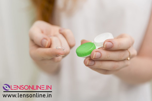 How to take care of your contact lenses